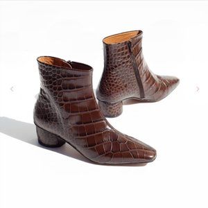 Loq Matea in Bombón Croc